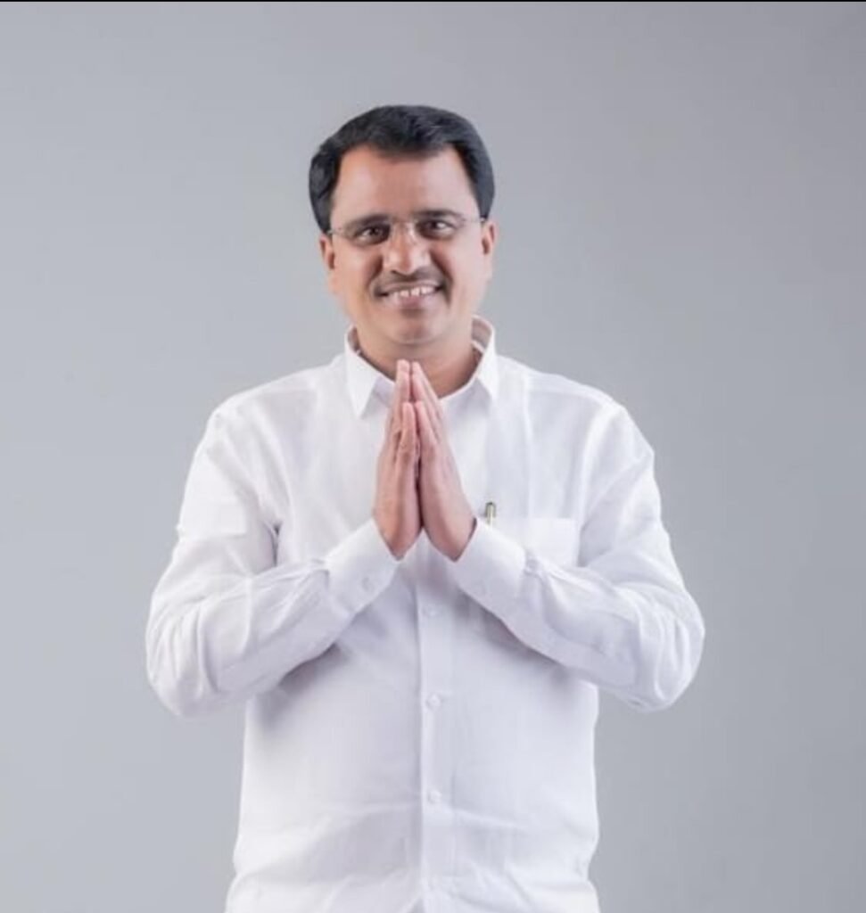 अनिल भैय्या बोरसे यांची जिल्हा सहकारी बँकेच्या संचालकपदी बिनविरोध निवड