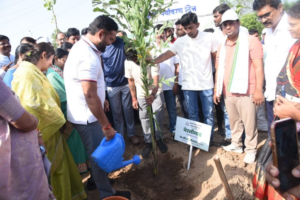 जागतिक पर्यावरण दिनानिमित्त सुखना नदीकाठावर २,५०० हून अधिक वृक्षांचे रोपण