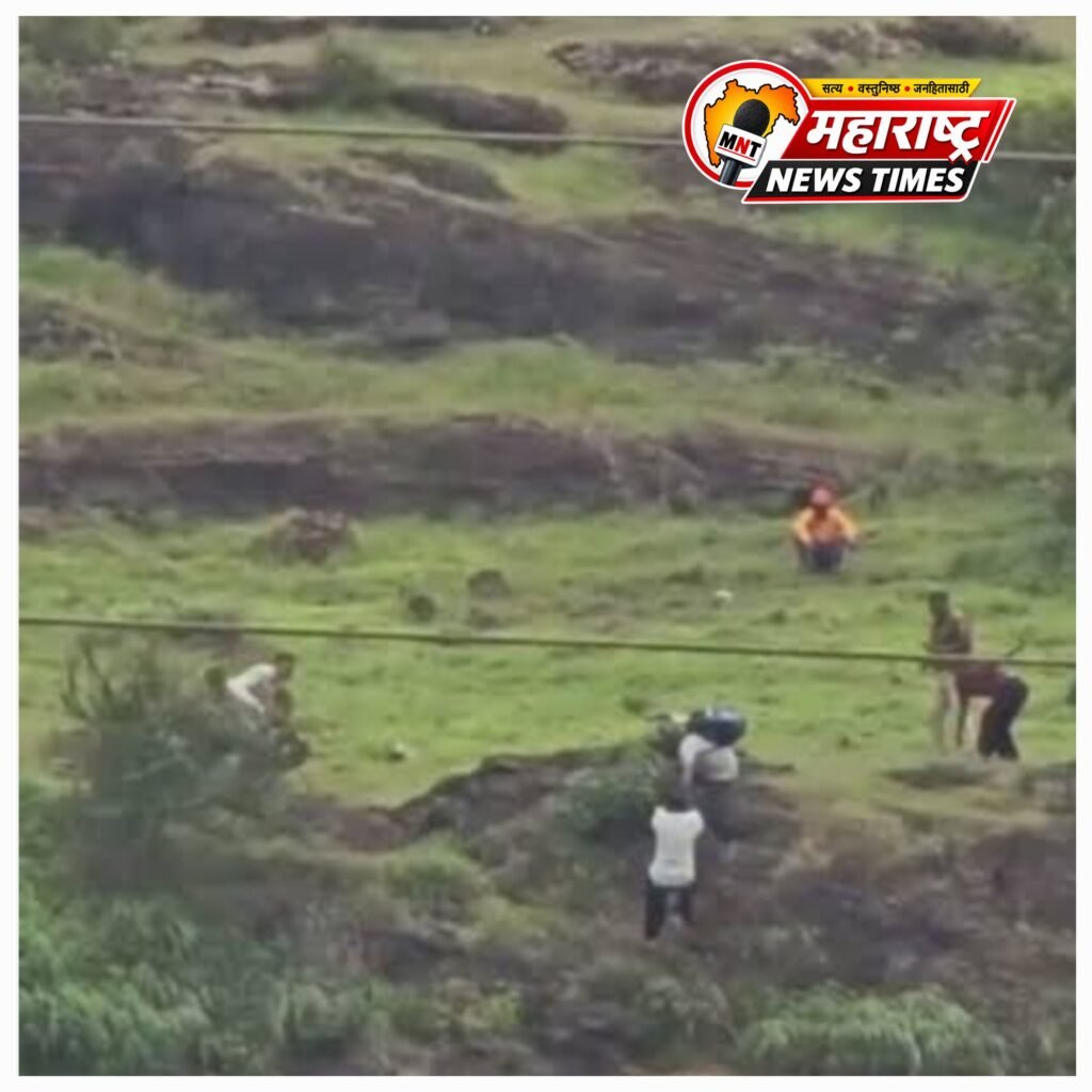 पावसाळी पर्यटनाला बेफिकीरीचे ग्रहण; स्टंटबाजी, ट्रिपल सीट अन् धिंगाण्याला आळा घालण्याची मागणी
