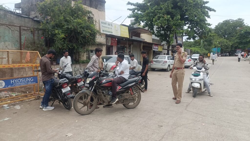 ‘ऑल आऊट ऑपरेशन’मध्ये ग्रामीण पोलिसांची धडक कारवाई; रोडरोमिओंसह १४७ जणांवर कारवाई